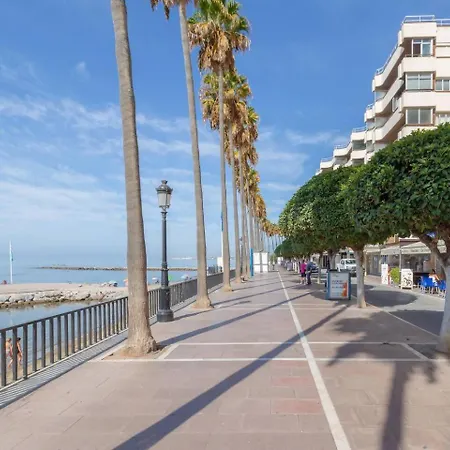 Old Town Con Parking *